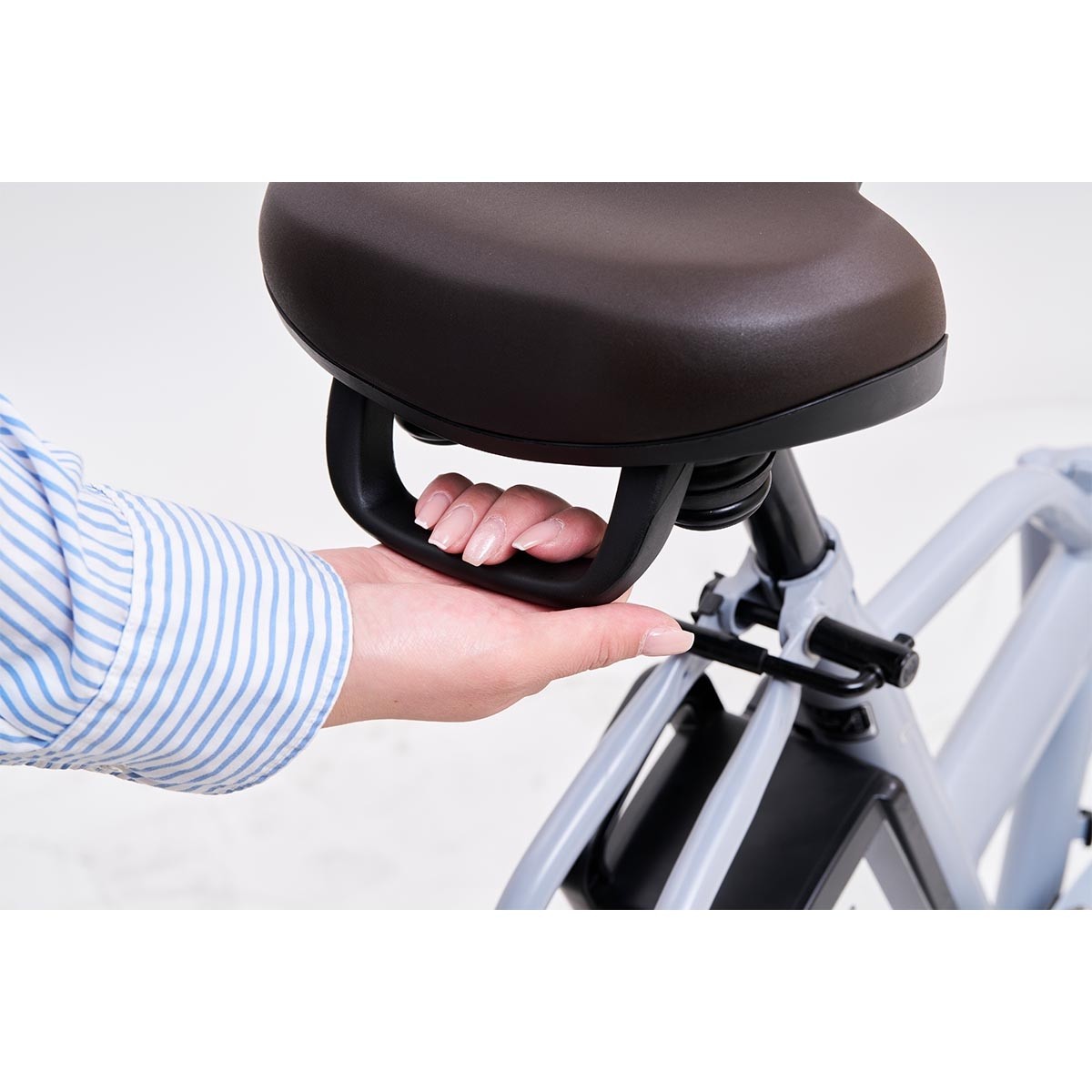 店頭受取限定 電動自転車 小径自転車 サイモト e-CONSCIOUS コンパクト 20インチ 6Ah 2025 サイモト自転車 電動アシスト自転車 [EB-FDB-B206BA-BAA]